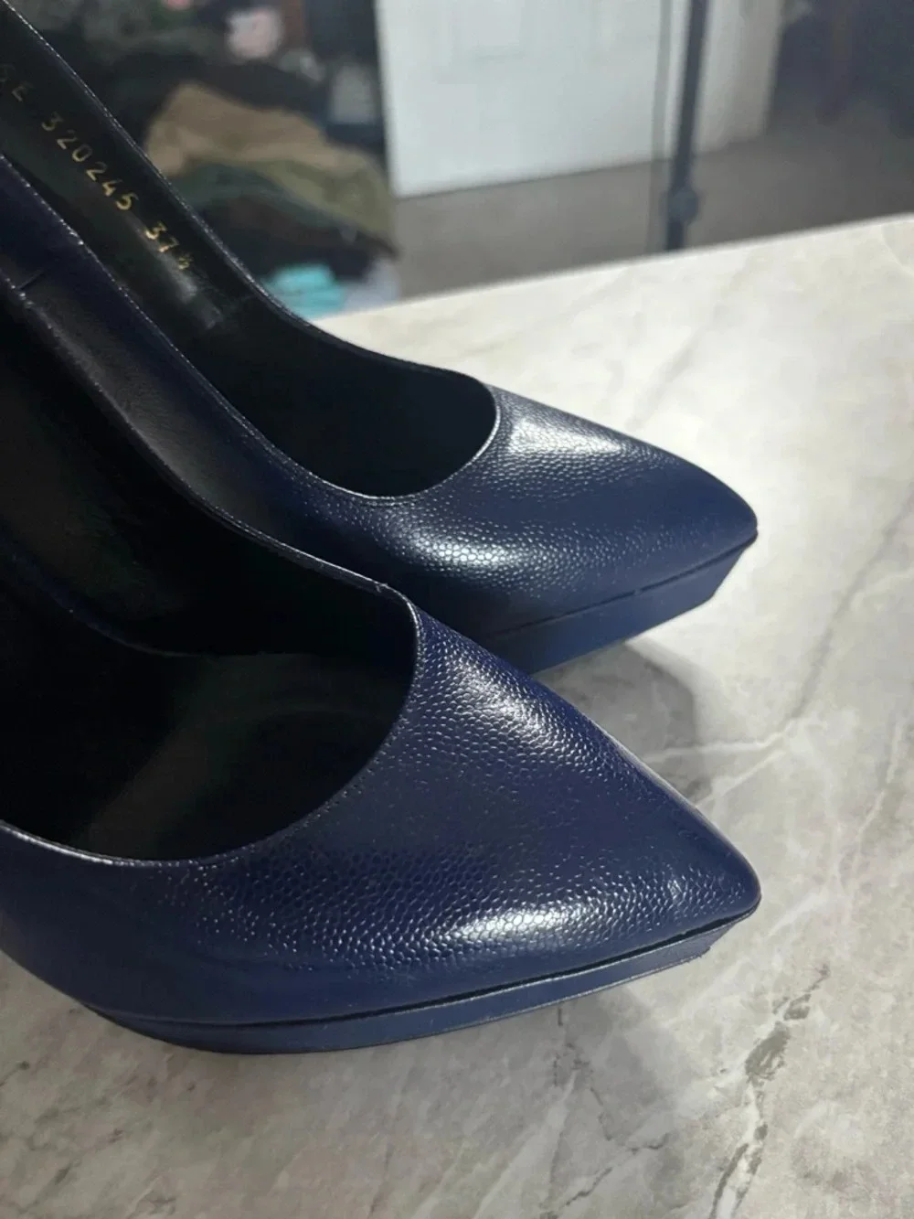 EUC SAINT LAURENT Classic Navy Women's Elegant Pointed-Toe Stilettos 5”. Sz 37.5
